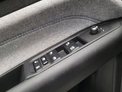 Used 2023 Jeep Compass Sport AWD/4WD image 27