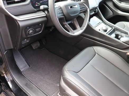 New 2025 Jeep Grand Cherokee Limited 4xe image 9