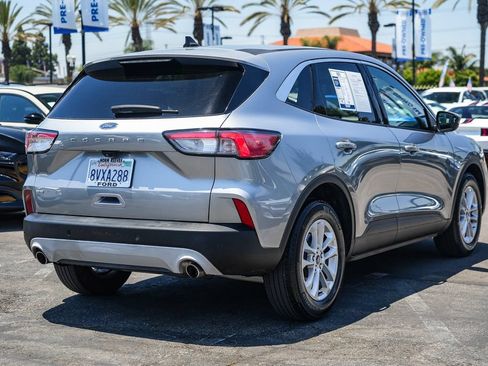 Certified 2021 Ford Escape SE FWD image 9