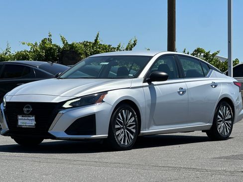 Certified 2024 Nissan Altima 2.5 SV FWD image 8