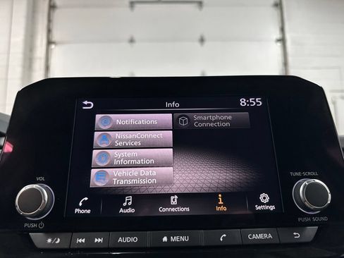 Used 2025 Nissan Pathfinder SV AWD/4WD image 34