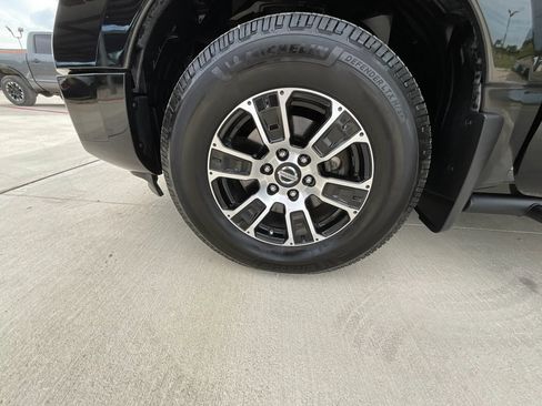 Used 2021 Nissan Titan SV w/ SV Convenience Package AWD/4WD image 29