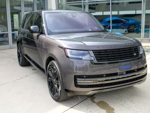 Used 2023 Land Rover Range Rover Long Wheelbase First Edition AWD/4WD image 3