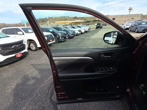 Used 2019 Toyota Highlander Limited Platinum image 12