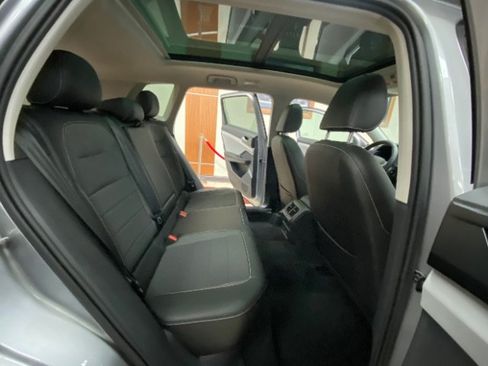 Used 2023 Volkswagen Taos SE AWD/4WD image 13