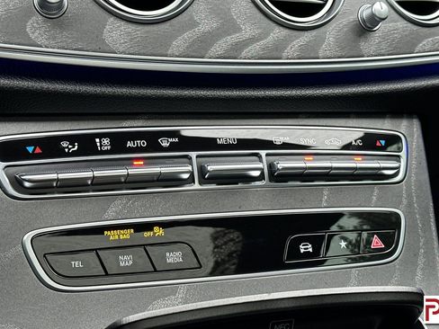 Used 2022 Mercedes-Benz E 450 4MATIC Sedan w/ Driver Assistance Package image 26