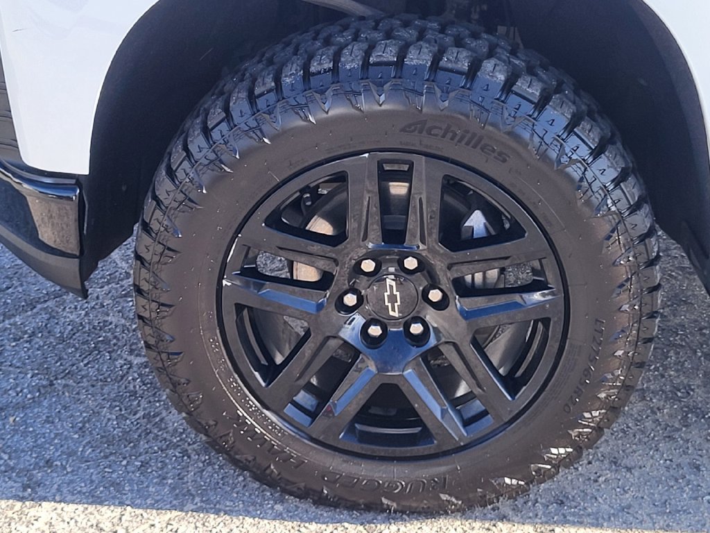 Used 2022 Chevrolet Silverado 1500 Custom Trail Boss w/ Safety Confidence Package AWD/4WD image 8