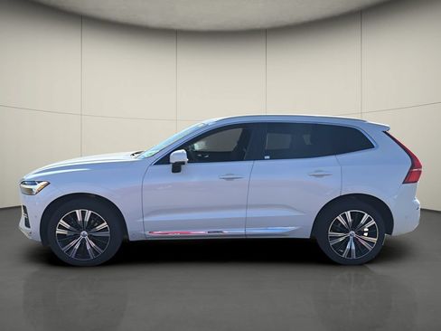 Used 2023 Volvo XC60 B5 Plus w/ Protection Package Premier FWD image 4