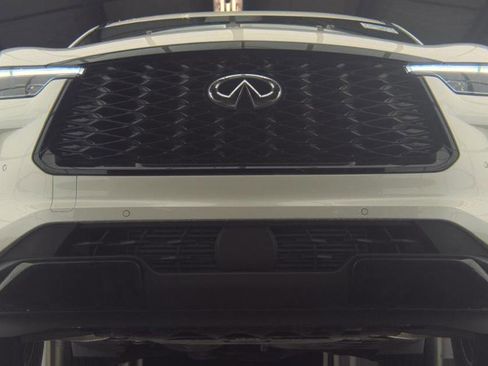 Certified 2025 INFINITI QX60 Luxe w/ Black Edition FWD image 2