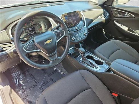 Used 2022 Chevrolet Malibu LT FWD image 13