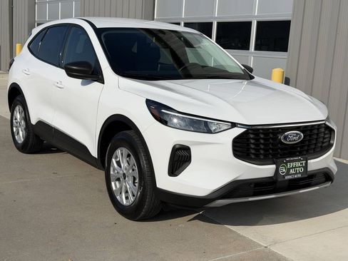 Used 2025 Ford Escape Active w/ Cold Weather Package AWD/4WD image 8