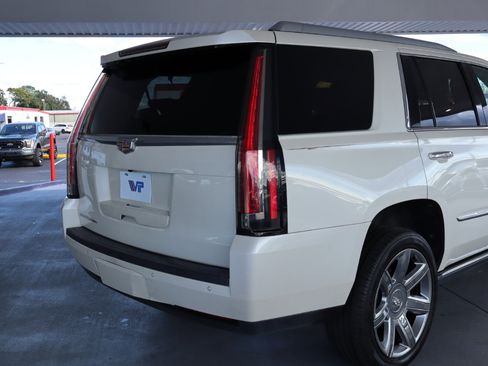 Used 2015 Cadillac Escalade Premium image 7