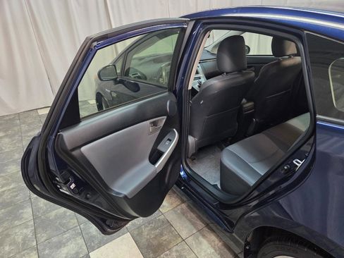 Used 2015 Toyota Prius Five w/ Advanced Technology Package FWD image 11