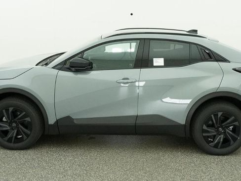New 2026 Toyota C-HR AWD/4WD image 10