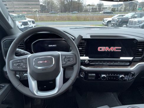 New 2026 GMC Sierra 1500 Elevation image 16