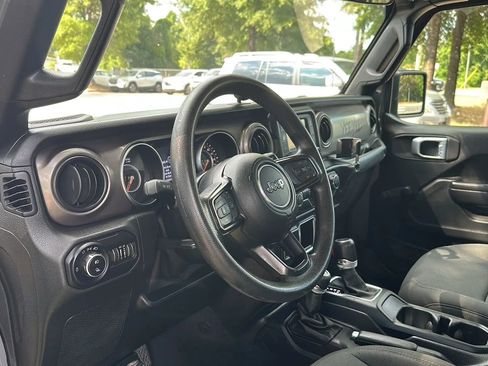 Used 2020 Jeep Gladiator Sport w/ Trailer Tow Package AWD/4WD image 12