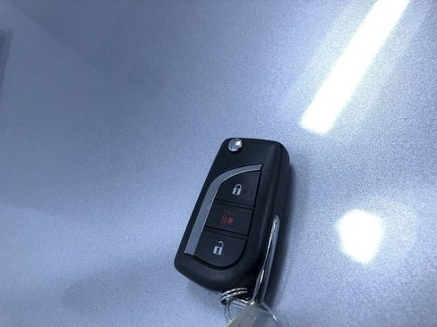 Certified 2025 Toyota RAV4 LE AWD/4WD image 31