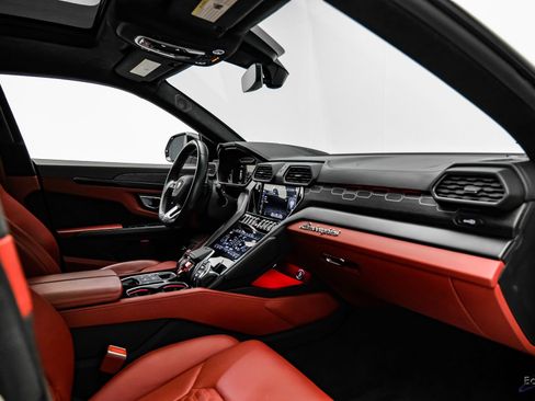 Used 2022 Lamborghini Urus image 50