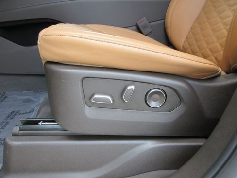 Used 2024 Cadillac Escalade Sport w/ Touring Package AWD/4WD image 38