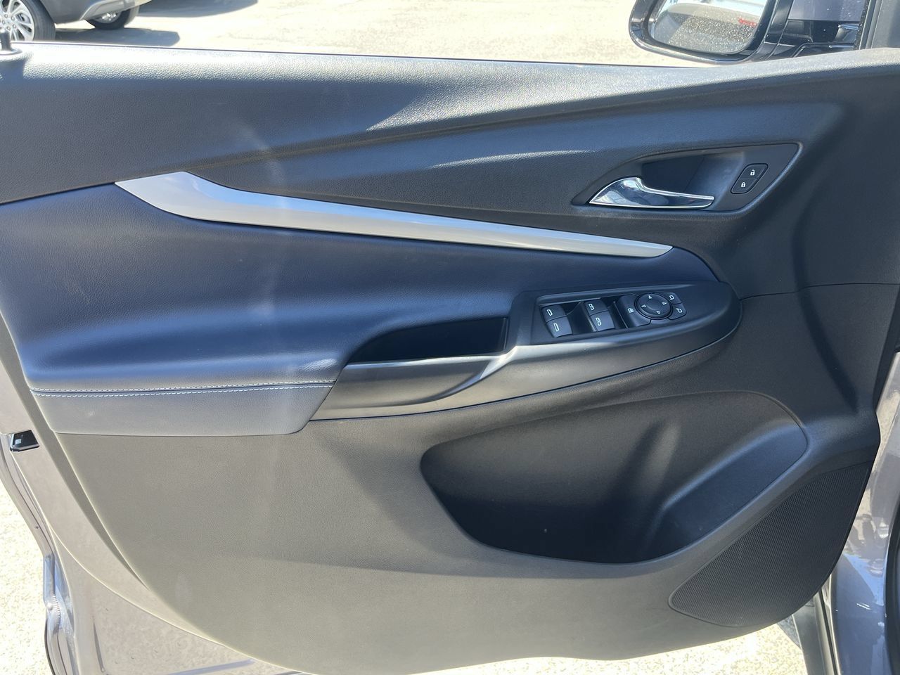 Used 2023 Chevrolet Bolt EUV Premier FWD image 19