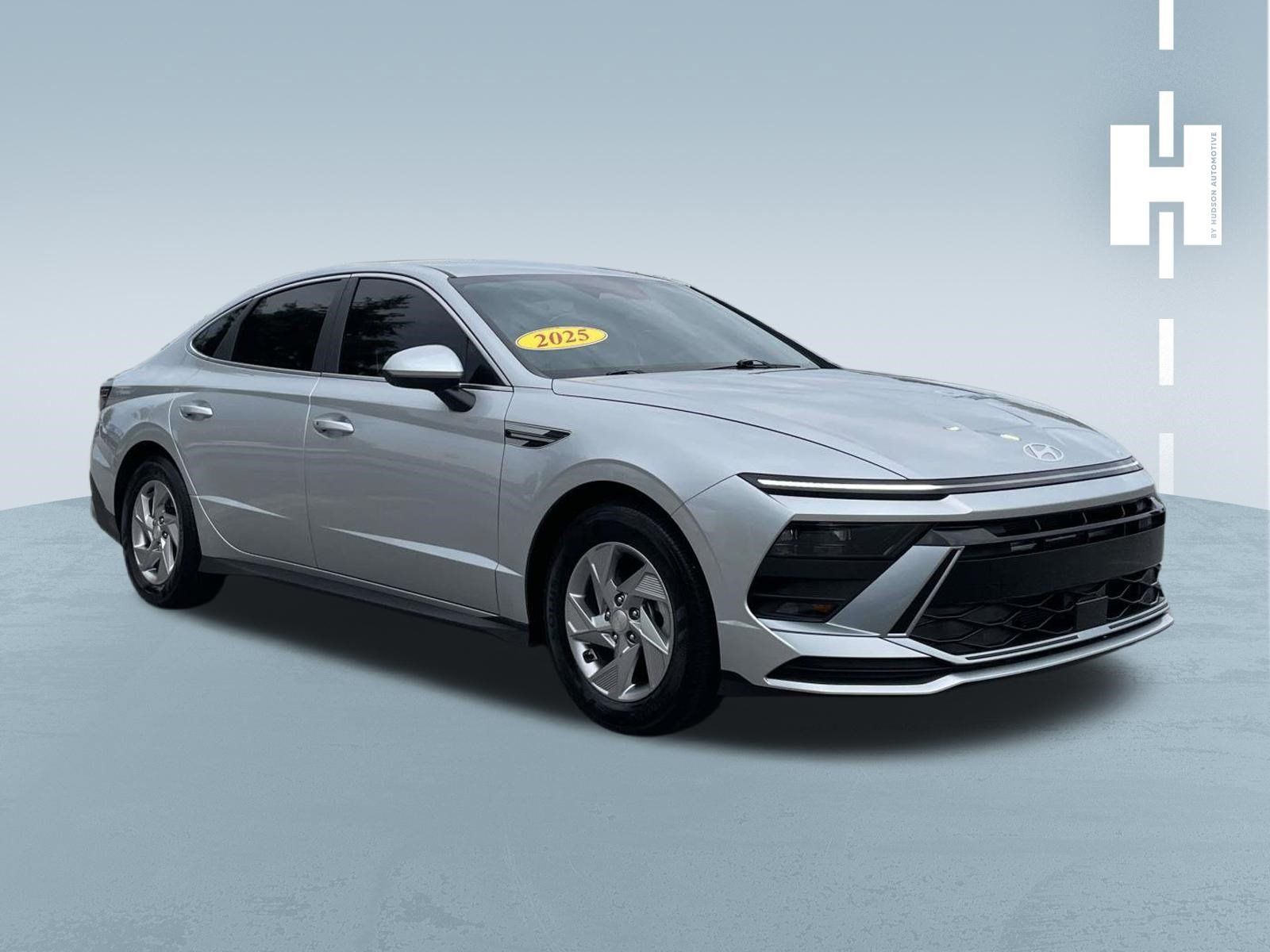 Used 2025 Hyundai Sonata SE FWD image 1