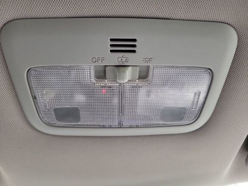 Used 2014 Toyota Corolla LE image 20