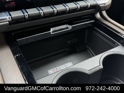 New 2026 GMC Yukon Denali Ultimate AWD/4WD image 18