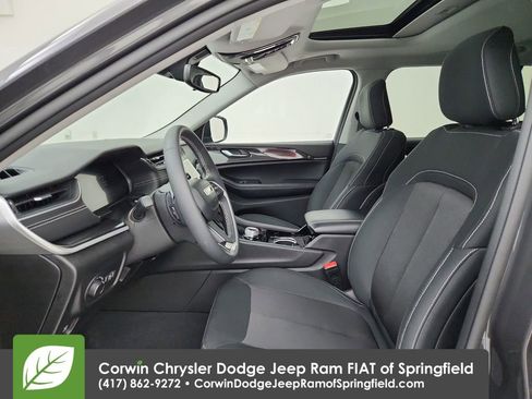 Certified 2023 Jeep Grand Cherokee L Laredo image 19