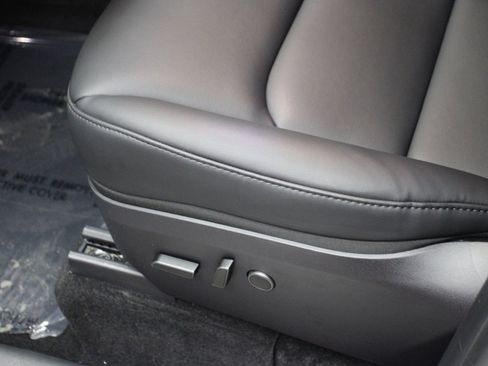 Used 2023 Tesla Model Y Long Range image 36