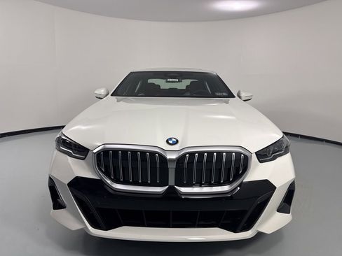 New 2026 BMW 530i xDrive w/ M Sport Package AWD/4WD image 2