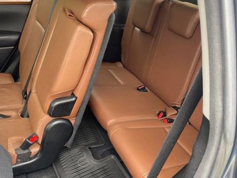 Used 2018 Toyota Highlander Limited Platinum image 8