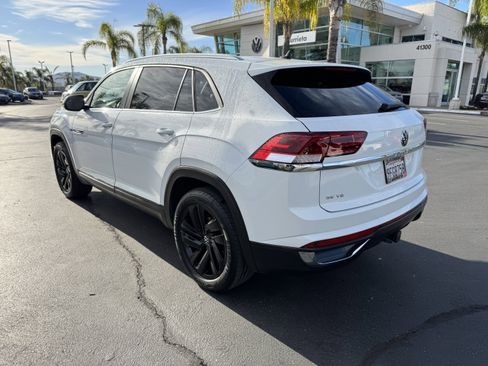 Used 2023 Volkswagen Atlas Cross Sport SE w/ Black Wheel Package image 10