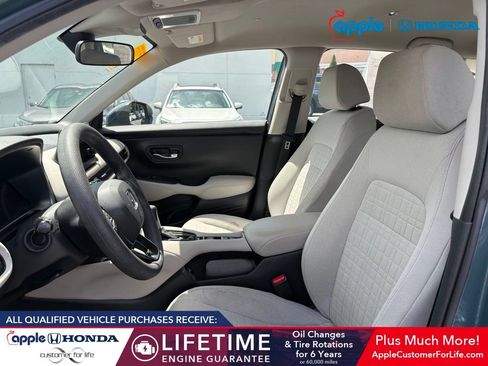 Used 2023 Honda HR-V LX image 6