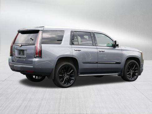 Used 2020 Cadillac Escalade Premium Luxury w/ Escalade Sport Edition AWD/4WD image 7
