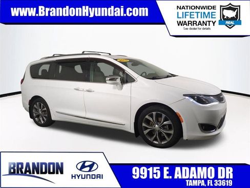 Used 2019 Chrysler Pacifica Limited w/ Tire & Wheel Group image 1