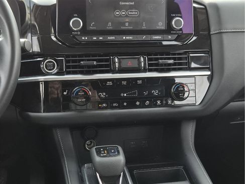 Used 2022 Nissan Pathfinder SV image 24