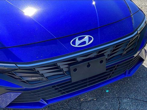 Used 2025 Hyundai Elantra Sport image 29