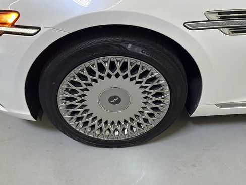 Used 2022 Genesis G90 5.0 Ultimate image 32