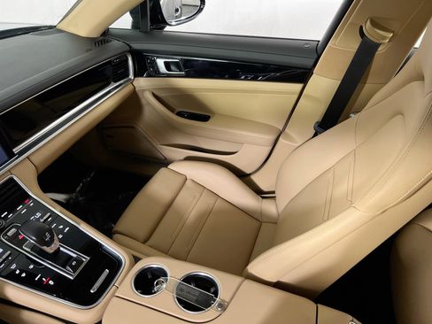 Used 2020 Porsche Panamera 4 AWD/4WD image 24