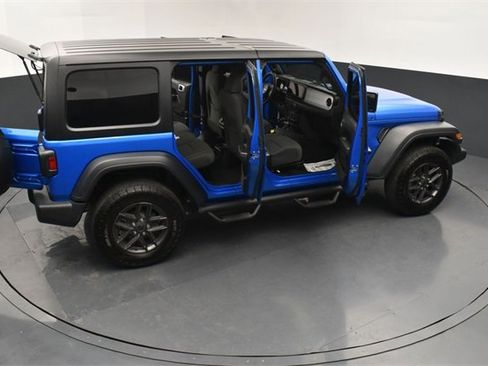 Used 2024 Jeep Wrangler Sport S image 27