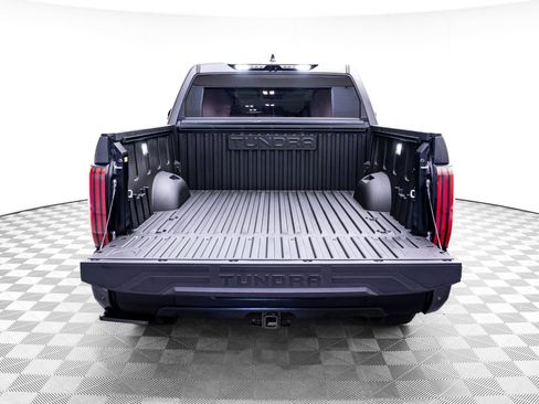 Used 2025 Toyota Tundra Limited AWD/4WD image 38