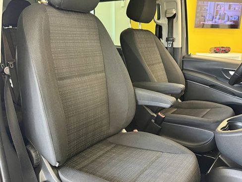 Used 2016 Mercedes-Benz Metris Passenger image 16