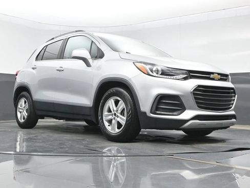 Used 2020 Chevrolet Trax LT FWD image 29