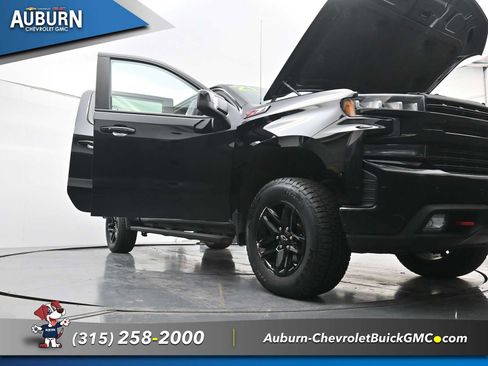 Used 2021 Chevrolet Silverado 1500 LT Trail Boss w/ Convenience Package II image 32