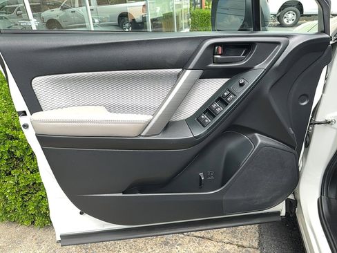 Used 2018 Subaru Forester 2.5i w/ Alloy Wheel Package image 12