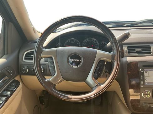 Used 2012 GMC Sierra 3500 Denali w/ Suspension Package, Off-Road AWD/4WD image 18