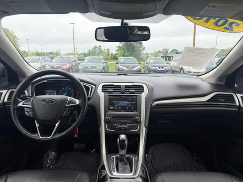 Used 2016 Ford Fusion SE w/ Equipment Group 202A FWD image 11