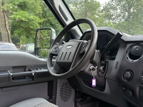 Used 2015 Ford F250 XL w/ Power Equipment Group AWD/4WD image 19