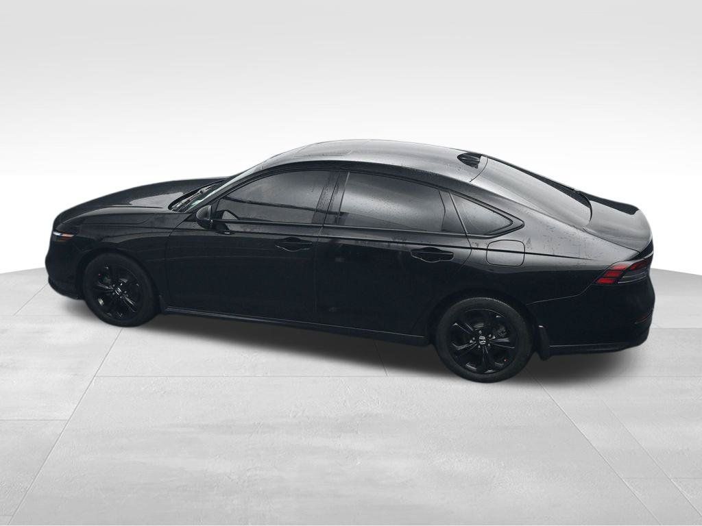 Used 2025 Honda Accord SE image 34
