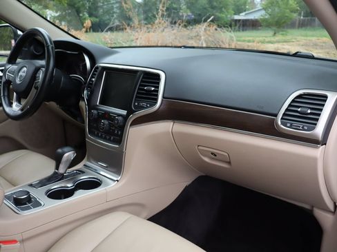 Used 2016 Jeep Grand Cherokee Limited AWD/4WD image 17
